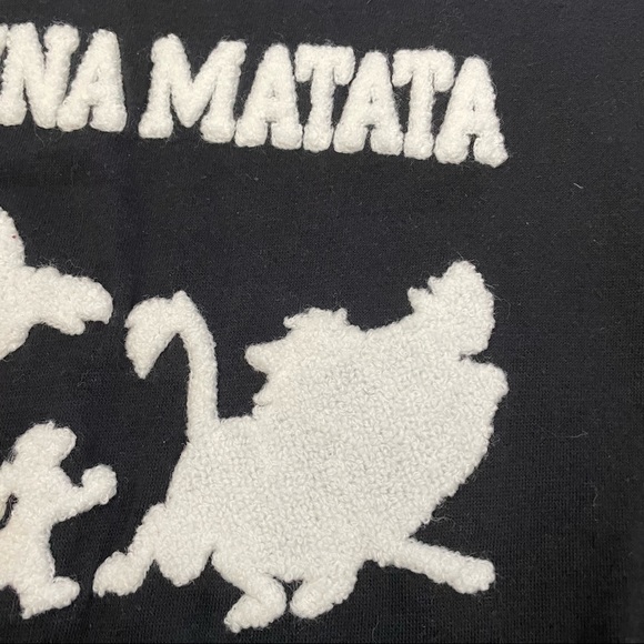 Disney Lion King Hakuna Matata Timon & Pumba Black & White Pullover Sweatshirt - Picture 4 of 7